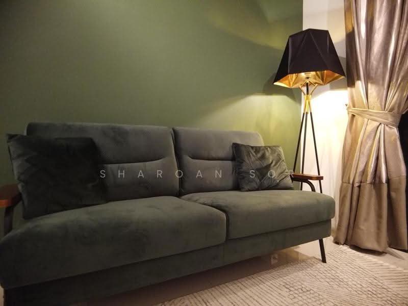 Kediaman Servis untuk Dijual di NOVUM - Sharoan Sor - Living Room - PropertyGuru.com.my