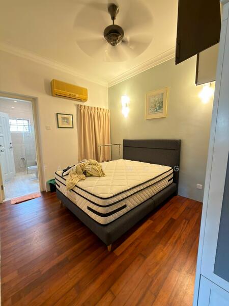 Untuk Disewa - Corner 2 storey Semi Detached House Lembah permai Tanjung Bungah