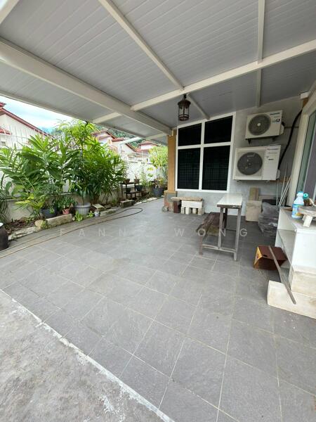 Untuk Disewa - Corner 2 storey Semi Detached House Lembah permai Tanjung Bungah