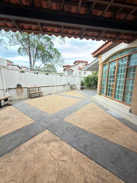 Untuk Disewa - Corner 2 storey Semi Detached House Lembah permai Tanjung Bungah