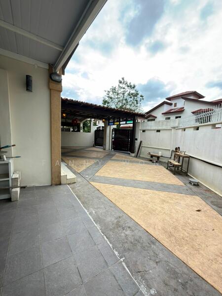 Untuk Disewa - Corner 2 storey Semi Detached House Lembah permai Tanjung Bungah