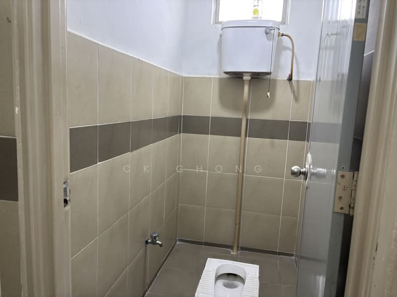 Kedai / Pejabat untuk Disewa di Bukit Jalil (Kuala Lumpur) - CK Chong - Bathroom - PropertyGuru.com.my