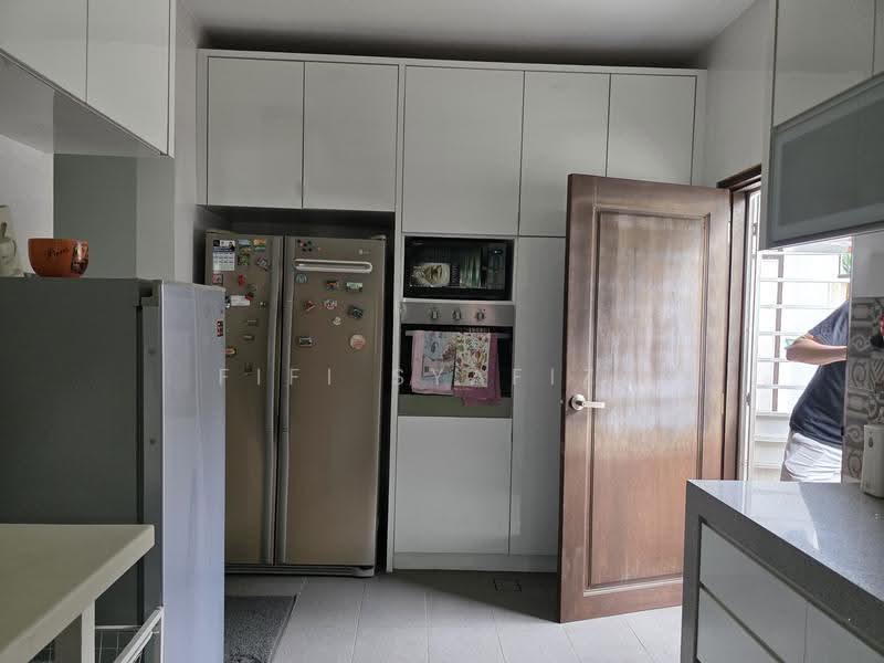 Semi-Detached House for Sale in Damansara Heights (Kuala Lumpur) - Fifi Syafiza - Kitchen - PropertyGuru.com.my