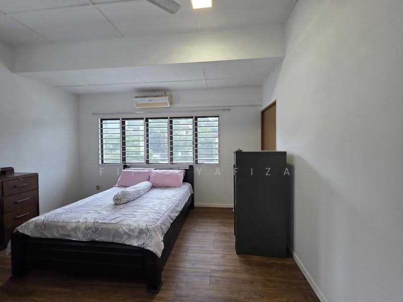 Semi-Detached House for Sale in Damansara Heights (Kuala Lumpur) - Fifi Syafiza - Bedroom - PropertyGuru.com.my