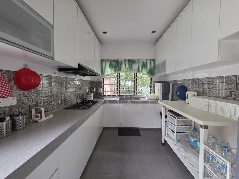 Semi-Detached House for Sale in Damansara Heights (Kuala Lumpur) - Fifi Syafiza - Kitchen - PropertyGuru.com.my