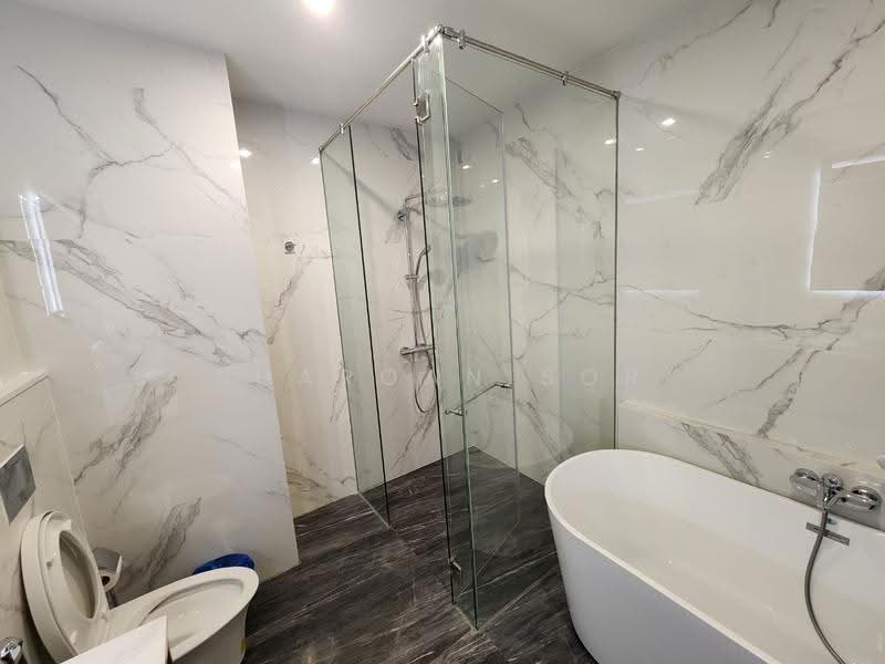 Service Residence for Sale at Core Residence @ TRX - Sharoan Sor - Bathroom - PropertyGuru.com.my