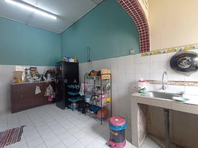 1-storey Terraced House for Sale in Semenyih (Selangor) - Maizura binti Mohd Darus - Kitchen - PropertyGuru.com.my