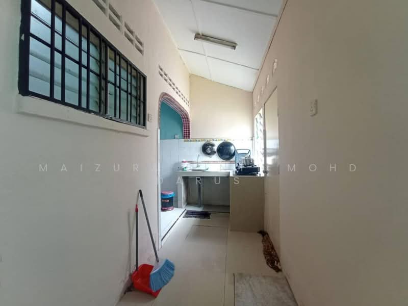 1-storey Terraced House for Sale in Semenyih (Selangor) - Maizura binti Mohd Darus - Kitchen - PropertyGuru.com.my