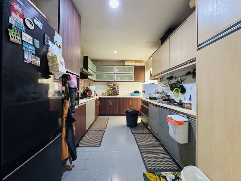 2.5-storey Terraced House for Sale in Sierramas West (Sungai Buloh) - Brian Tang - Kitchen - PropertyGuru.com.my