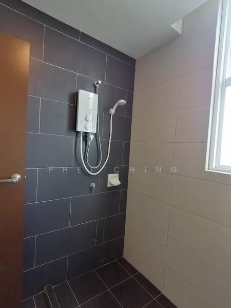 Bedroom 2 - with en-suite bathroom