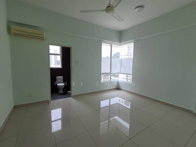 Bedroom 2 - with en-suite bathroom