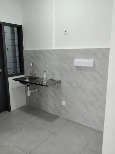 Kediaman Servis untuk Dijual di ASTON ACACIA - FU HOW - Kitchen - PropertyGuru.com.my