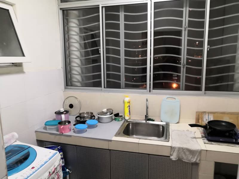 Condominium for Sale at Seri Puteri - Bryant Soo - Kitchen - PropertyGuru.com.my
