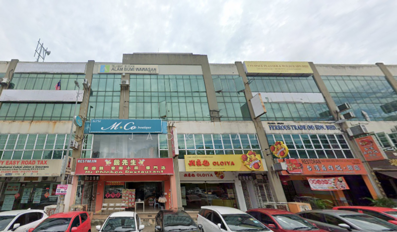 For Sale - 4 Storey Shop Lot in Bandar Puteri Puchong