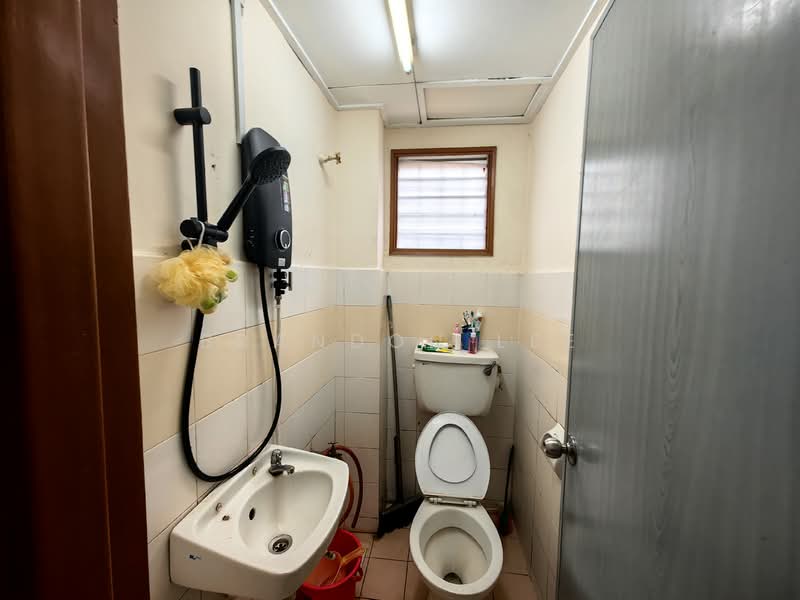 2-storey Terraced House for Sale in Templer Suasana (Rawang) - Brandon Lee - Bathroom - PropertyGuru.com.my