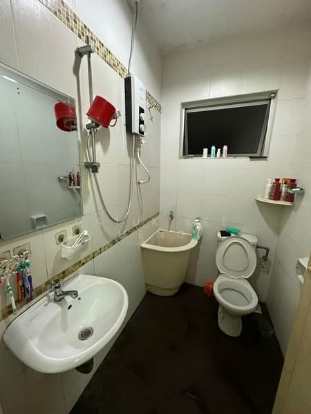 Rumah Teres 2 Tingkat untuk Dijual di Taman Perpaduan Koperasi (Tambun) - Datuk Lee Heng - Bathroom - PropertyGuru.com.my