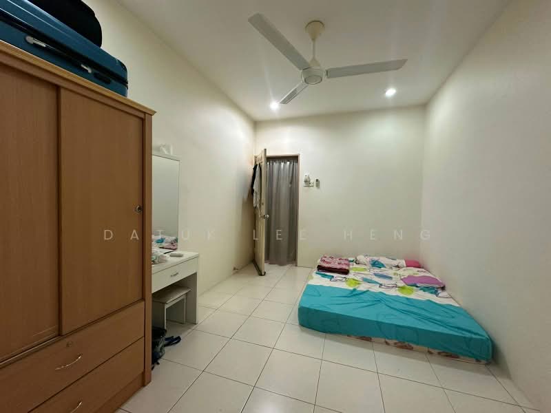 Rumah Teres 2 Tingkat untuk Dijual di Taman Perpaduan Koperasi (Tambun) - Datuk Lee Heng - Bedroom - PropertyGuru.com.my