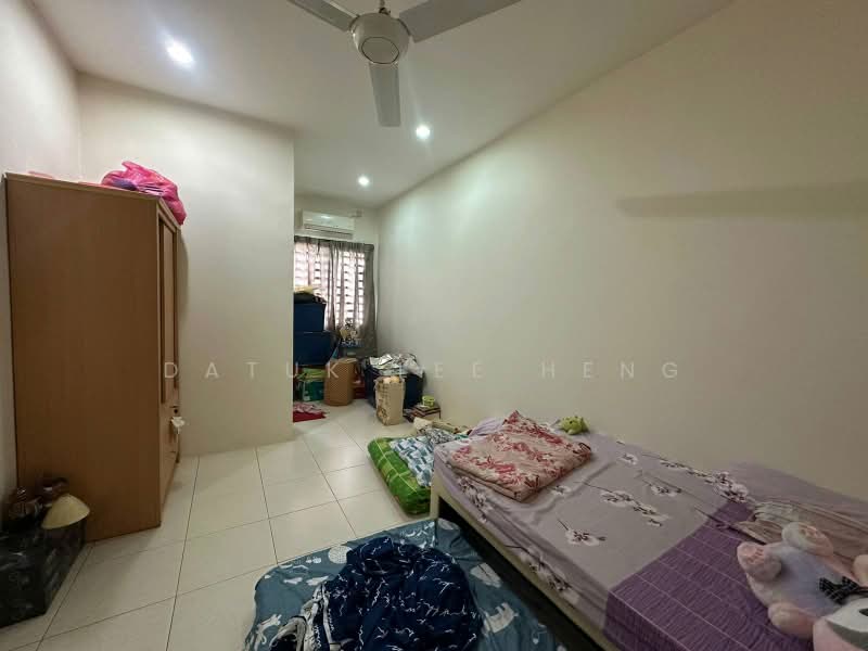 Rumah Teres 2 Tingkat untuk Dijual di Taman Perpaduan Koperasi (Tambun) - Datuk Lee Heng - Bedroom - PropertyGuru.com.my