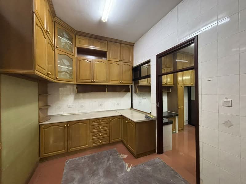 Semi-Detached House for Sale in Taman Perling (Perling) - Iden Tan - Kitchen - PropertyGuru.com.my