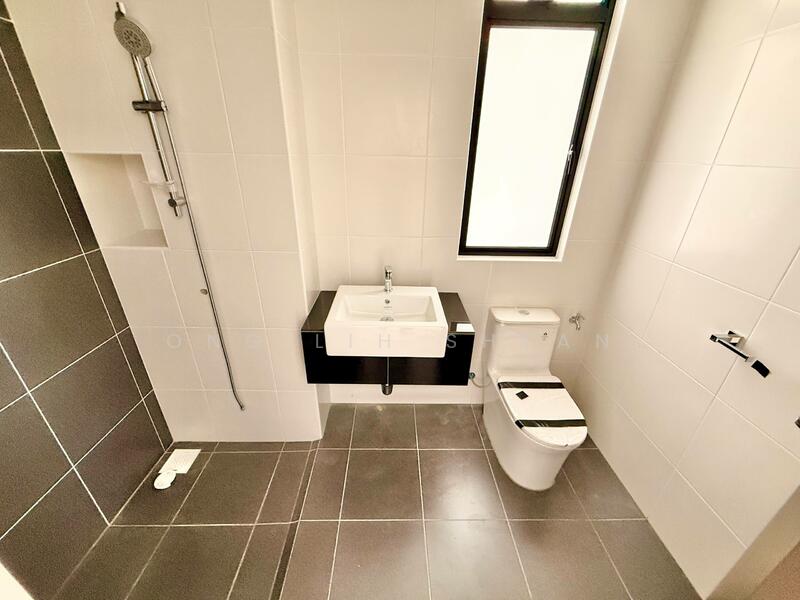 Cluster House for Sale in Eco Botanic (Iskandar Puteri (Nusajaya)) - Ong Lih Shyan - Bathroom - PropertyGuru.com.my