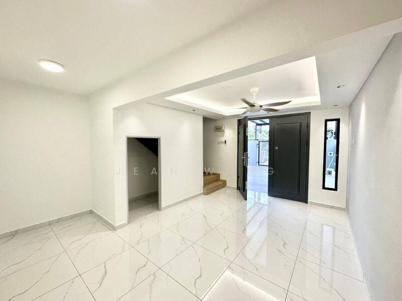 Untuk Dijual - Taman Megah Ria