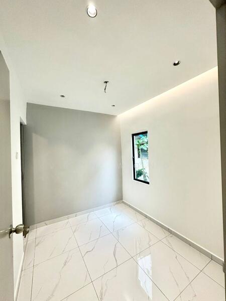 Untuk Dijual - Taman Megah Ria