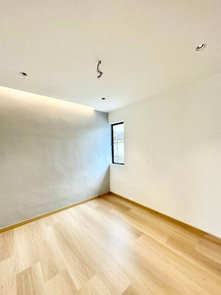 Untuk Dijual - Taman Megah Ria