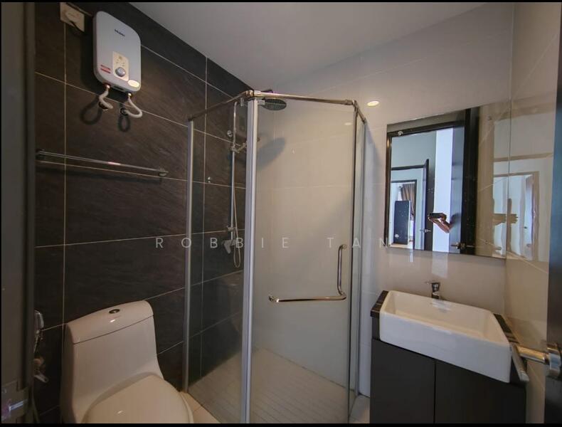 Bay Laurel @ Country Garden Danga Bay untuk Untuk Disewa - RM 2,900 /bulan, Apr 2026 - Bathroom - PropertyGuru.com.my