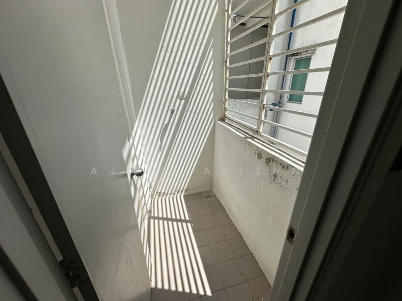 Pangsapuri untuk Dijual di Villa Tropika - Ajwad Azizan - Balcony - PropertyGuru.com.my