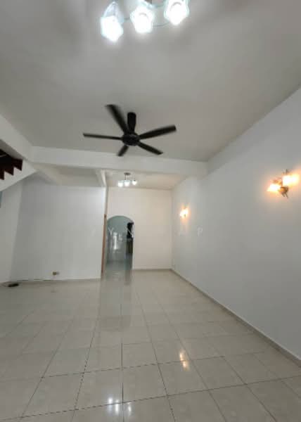 2-storey Terraced House for Sale in Bukit Ubi (Kuantan) - Jyn Yap - Living Room - PropertyGuru.com.my