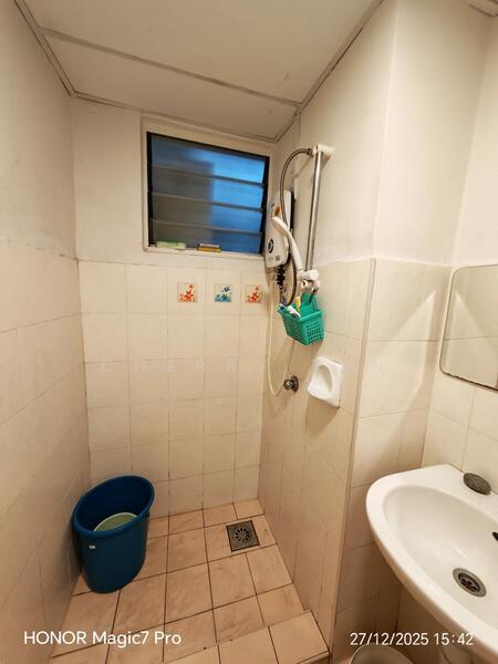 Untuk Disewa - Bayu Puteri