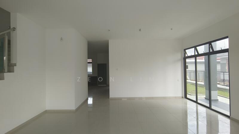 Rumah Berkembar untuk Dijual di Kelapa Sawit (Kulai) - Zeon Lim - Living Room - PropertyGuru.com.my