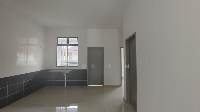 Rumah Berkembar untuk Dijual di Kelapa Sawit (Kulai) - Zeon Lim - Kitchen - PropertyGuru.com.my