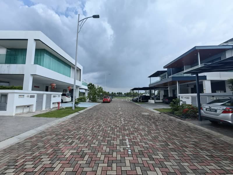 Semi-Detached House for Sale in Puchong (Selangor) - Debby Chai - Exterior - PropertyGuru.com.my