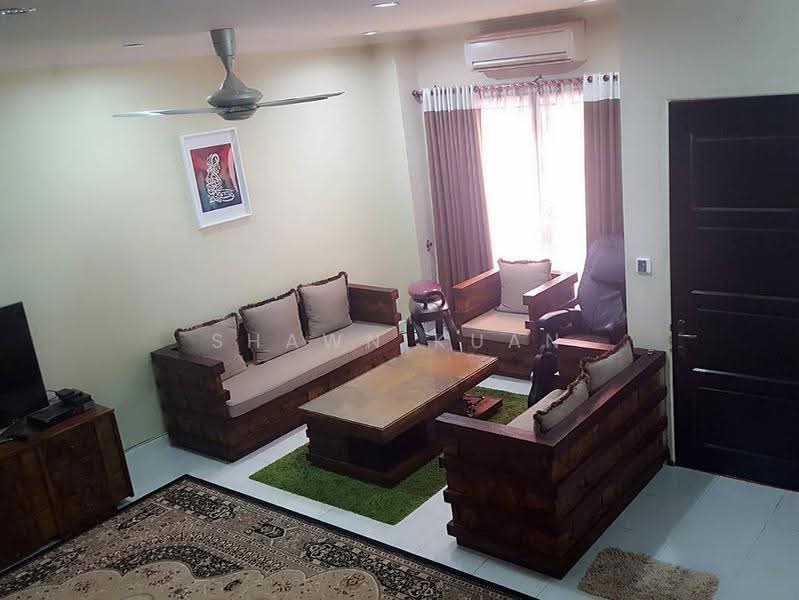 2-storey Terraced House for Sale in Taman Puncak Jalil (Seri Kembangan) - Shawn Kuan - Living Room - PropertyGuru.com.my