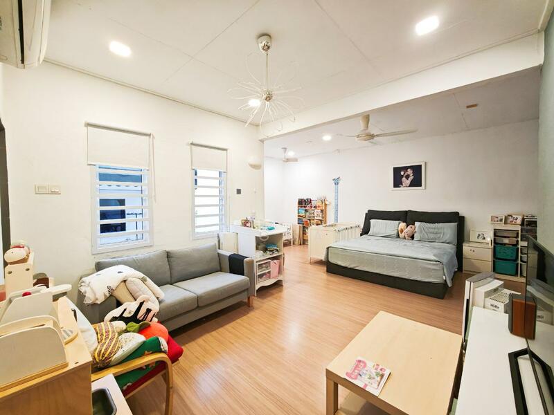 Rumah Berkembar untuk Dijual di Taman Kota Kulai (Kulai) - Fu Guan - Living Room - PropertyGuru.com.my