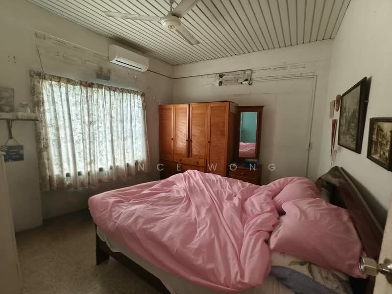 Semi-Detached House for Sale in Seksyen 17 (Petaling Jaya) - Vince Wong - Bedroom - PropertyGuru.com.my