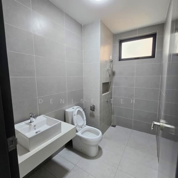 Servis Apartment untuk Disewa di Aston Acacia - Denise Teh - Bathroom - PropertyGuru.com.my