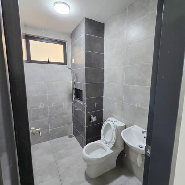 Servis Apartment untuk Disewa di Aston Acacia - Denise Teh - Bathroom - PropertyGuru.com.my