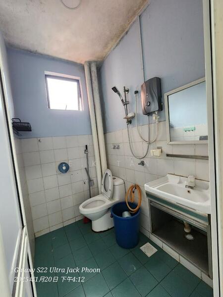 Pangsapuri untuk Dijual di Rose Villa Apartment - E.K Tan - Bathroom - PropertyGuru.com.my
