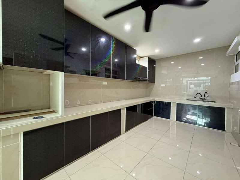 Semi-Detached House for Sale in Amverton Hills (Sungai Buloh) - Daphne Loh - Kitchen - PropertyGuru.com.my