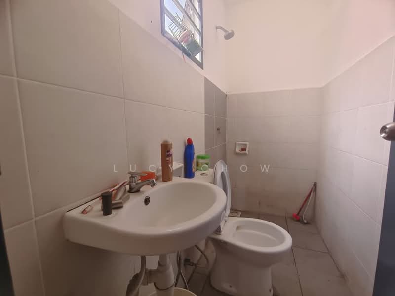 2-storey Terraced House for Rent in Rawang (Selangor) - Lucy Chow - Bathroom - PropertyGuru.com.my
