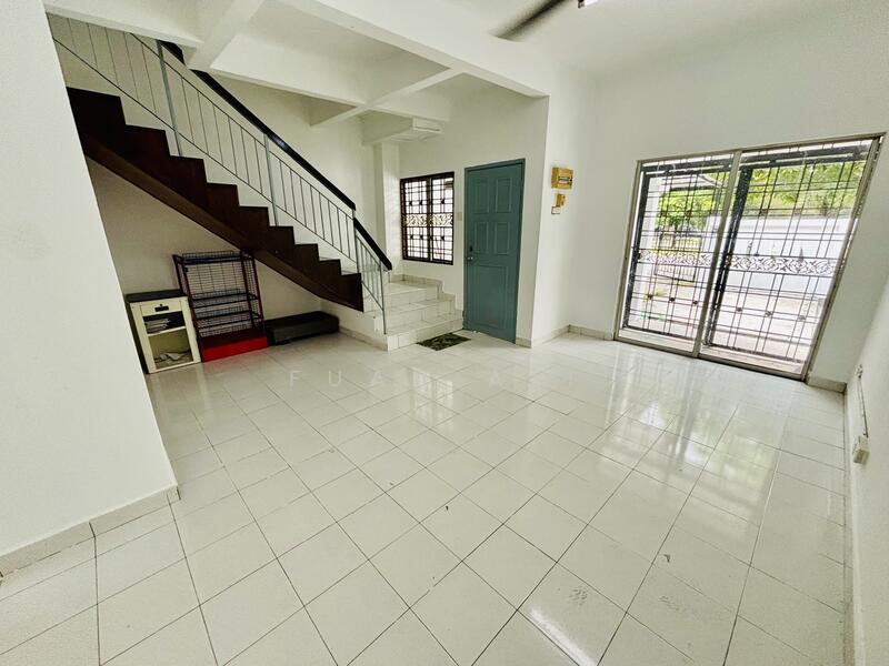 2-storey Terraced House for Sale in Bandar Puncak Alam (Puncak Alam) - Fuad Ali - Entrance - PropertyGuru.com.my