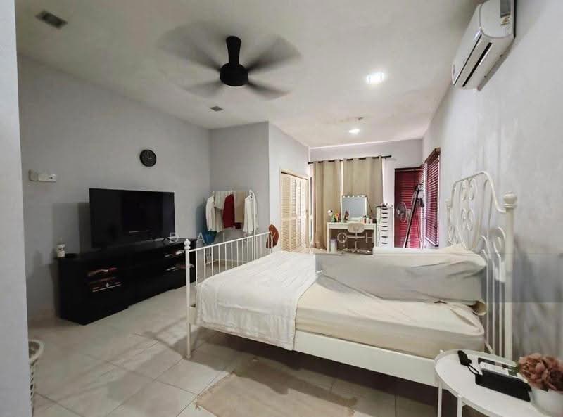 Semi-Detached House for Sale in Kuala Lumpur (Kuala Lumpur) - Daisy Loh - Bedroom - PropertyGuru.com.my