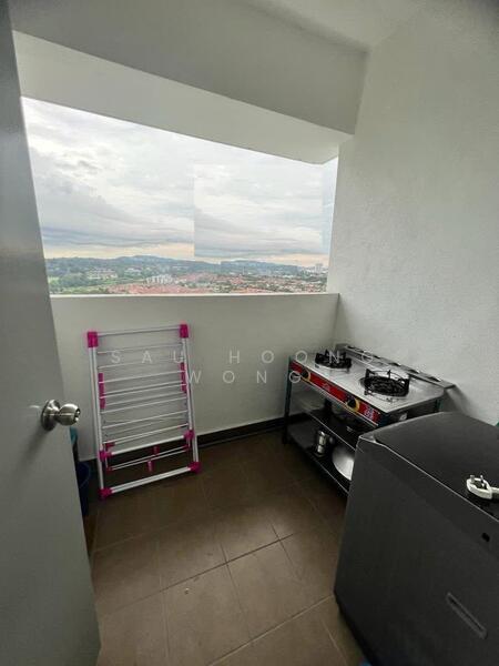 Yard - cooking, laundry