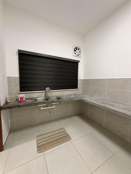 Rumah Teres 2-Tingkat untuk Disewa di Bandar Springhill (Jimah) - Ong Jia Hui - Kitchen - PropertyGuru.com.my
