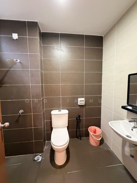 Rumah Teres 2-Tingkat untuk Disewa di Bandar Springhill (Jimah) - Ong Jia Hui - Bathroom - PropertyGuru.com.my