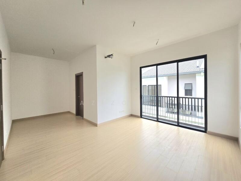 Rumah Teres 2 Tingkat untuk Dijual di Setia Safiro (Cyberjaya) - Azizol . - Living Room - PropertyGuru.com.my