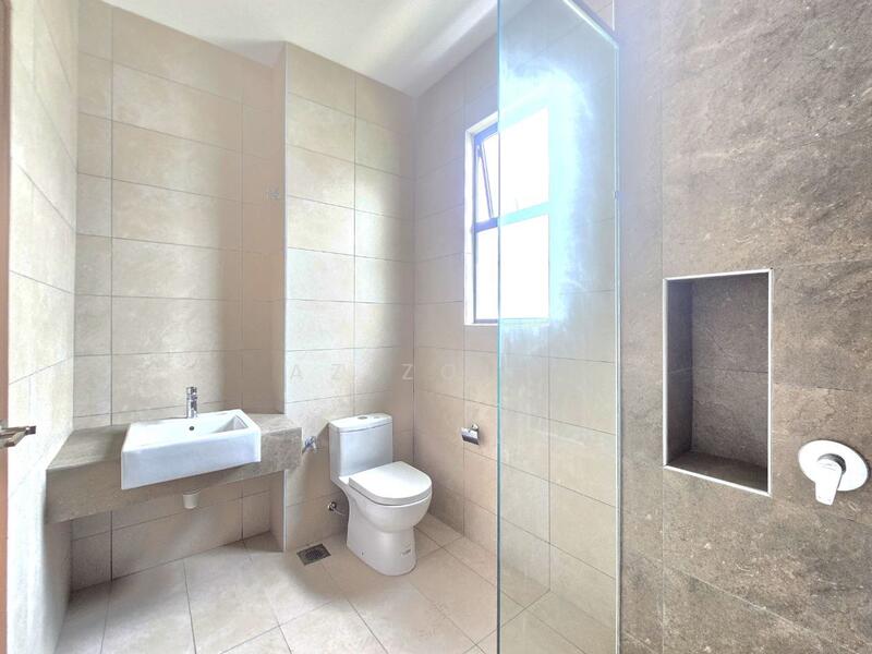 Rumah Teres 2 Tingkat untuk Dijual di Setia Safiro (Cyberjaya) - Azizol . - Bathroom - PropertyGuru.com.my