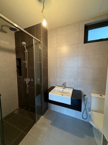 Bathroom - Master Bedroom